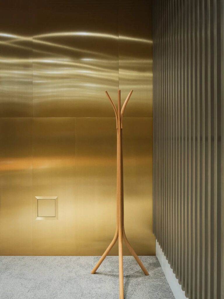 Instagram post from atelier_ra15. This post is in position 3.